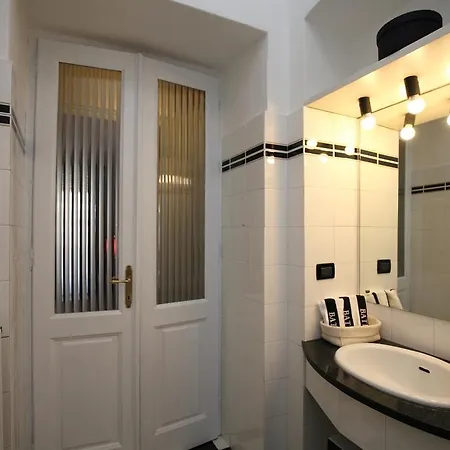 Re Umberto Apartment