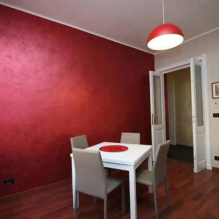 Re Umberto Apartment *