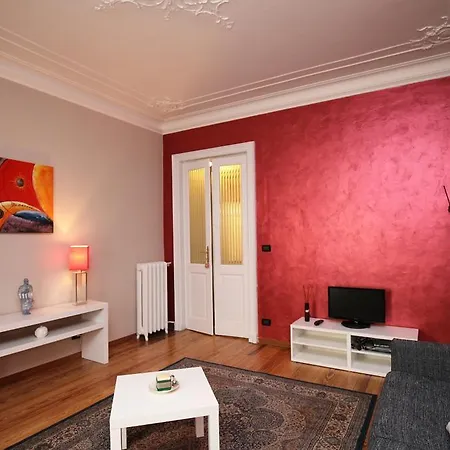 Re Umberto Apartment *